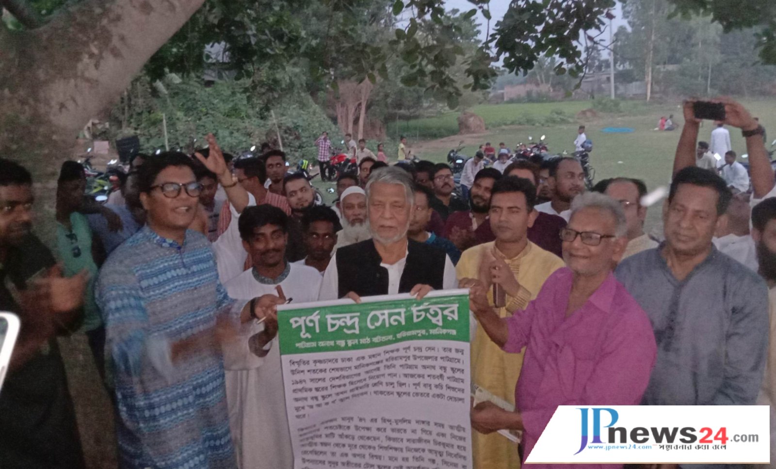 হরিরামপুরে ঈদ আনন্দে কবিতা ও গল্প পাঠের উন্মুক্ত আসর