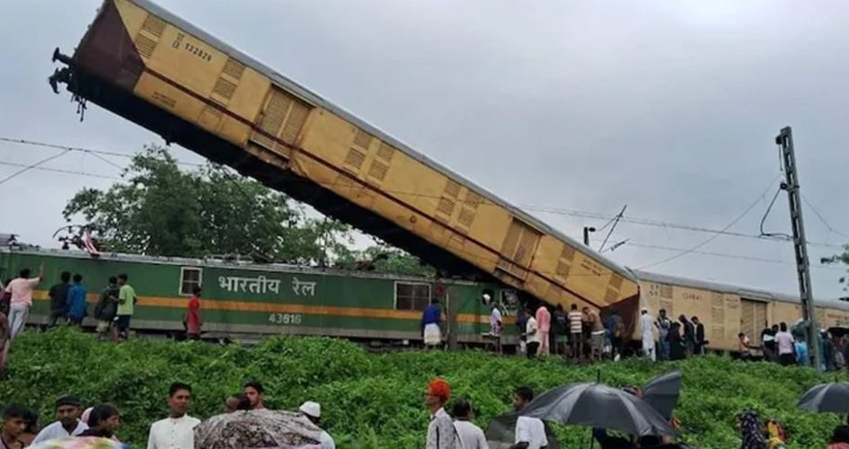 পশ্চিমবঙ্গে ট্রেন দুর্ঘটনায় নিহত ৫, আহত ২৫